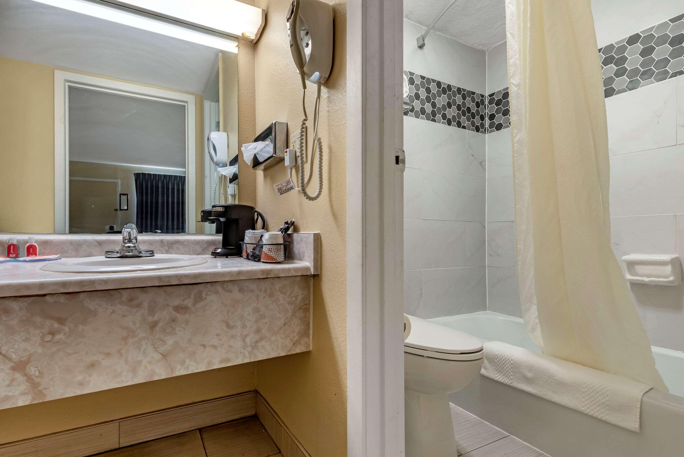 Econo Lodge Erlanger - Cincinnati Airport Екстериор снимка