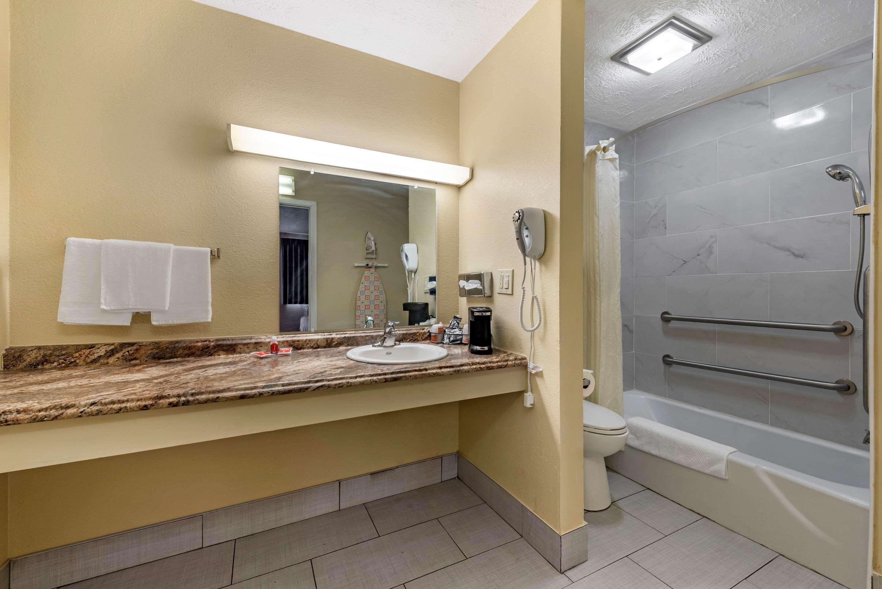 Econo Lodge Erlanger - Cincinnati Airport Екстериор снимка