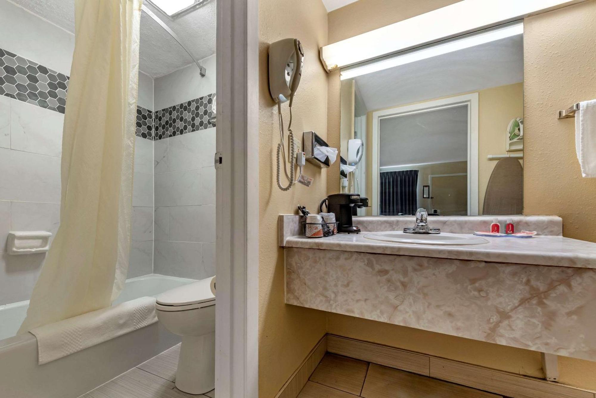 Econo Lodge Erlanger - Cincinnati Airport Екстериор снимка